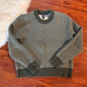 PATAGONIA RECYCLED WOOL SWEATER. GREEN/WHITE. SIZE LARGE